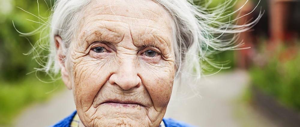 invecchiamento popolazione badanti aiuto aes domicilio lecco