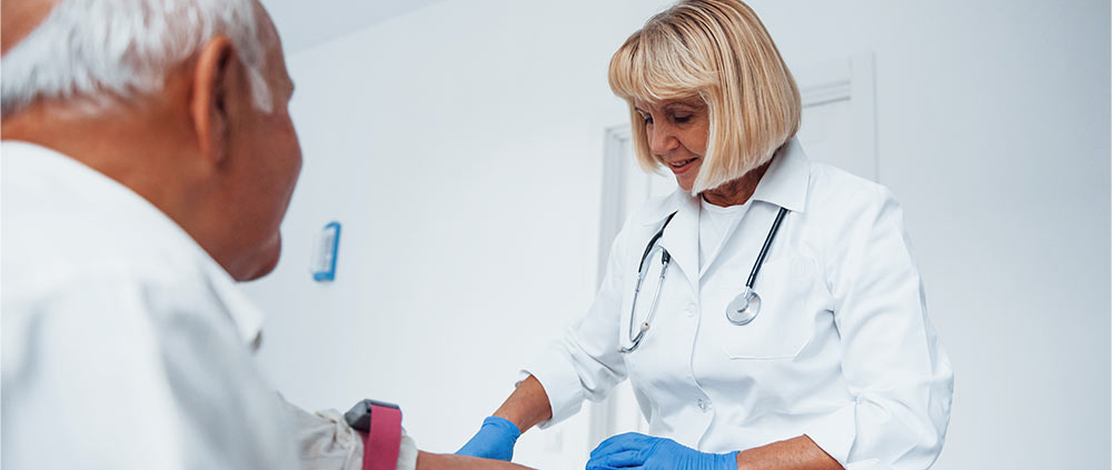 lecco anziani esami sottoporsi periodicamente aes domicilio