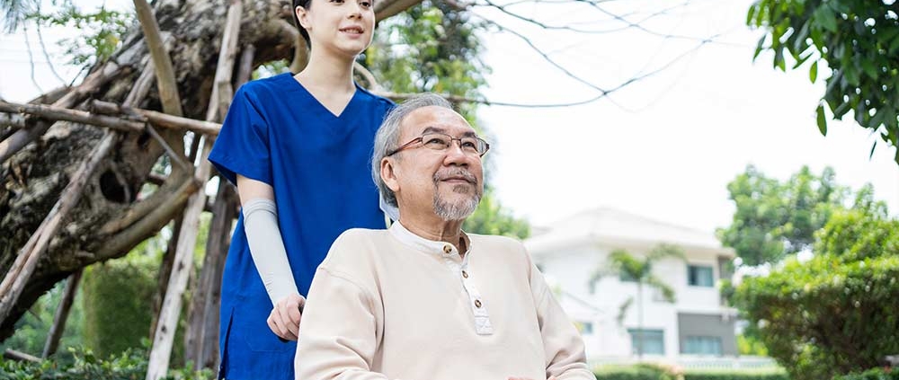 come cambia stile vita anziani badante como aes domicilio